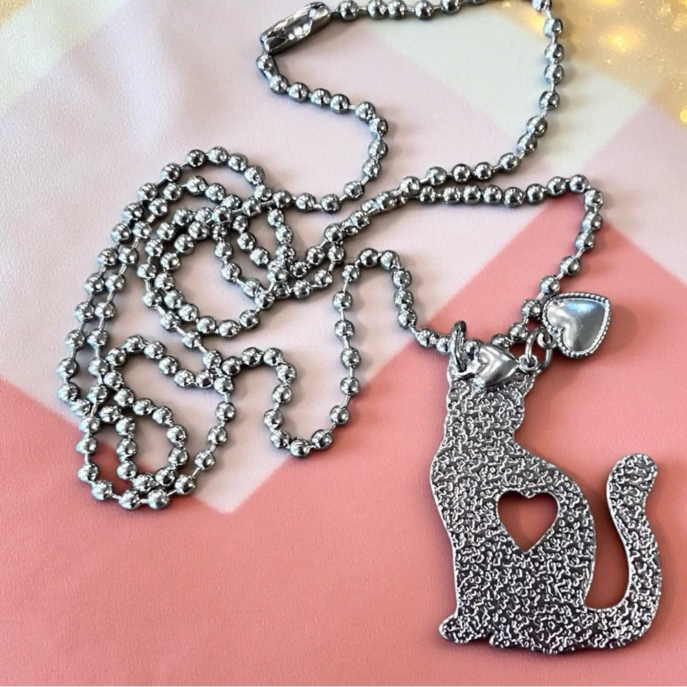 Beautiful Stainless Steel Silver Toned Cat and Heart Pendant Necklace